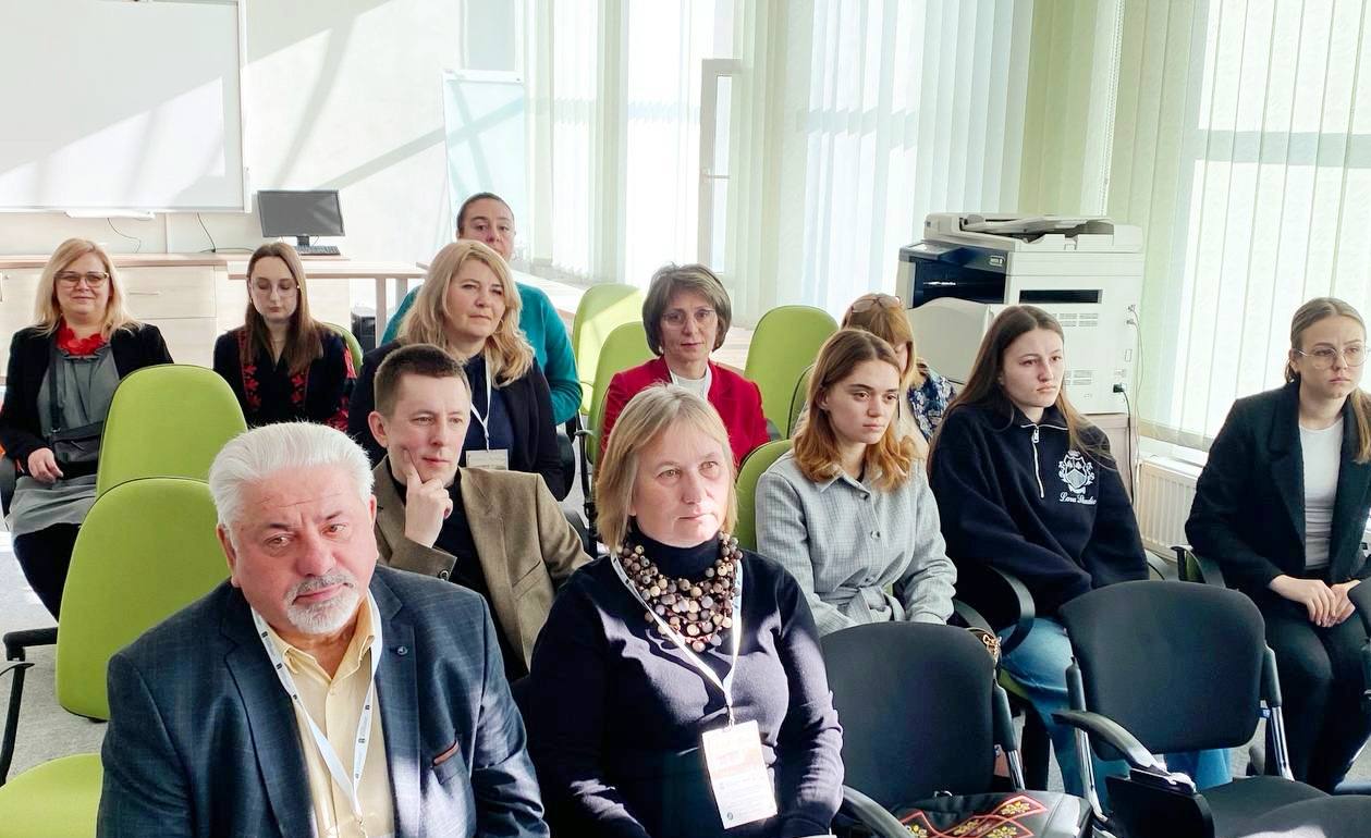 Викладачі ТНПУ долучилися до обговорення сучасних проблем славістики з колегами-учасника з інших ЗВО України та закордону